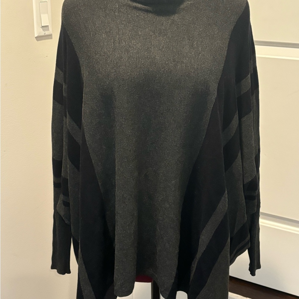 Alfani turtle neck cape/poncho, XS